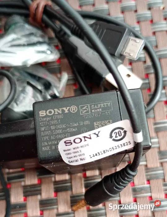 dwa telefony xperie serii z akcesoria sprzedam