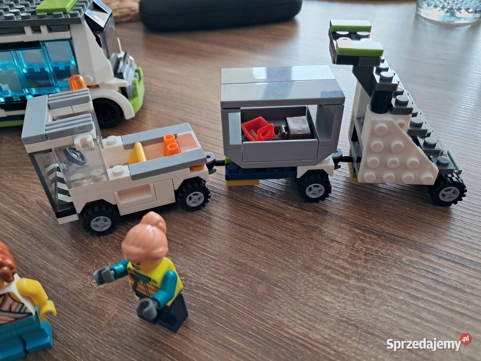 kilka pojazdów i figurek marka no name świętokrzyskie Sandomierz