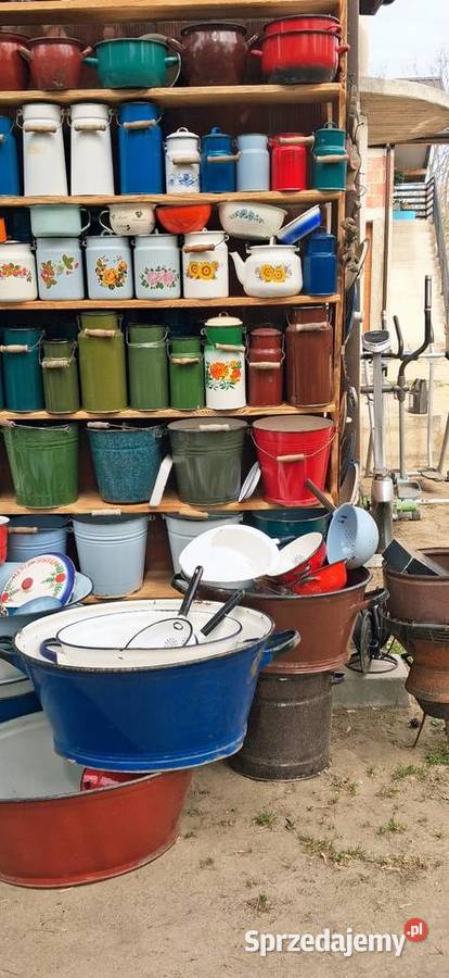 Kanki I naczynia emaliowane jako ozdoba do łódzkie Sulejów