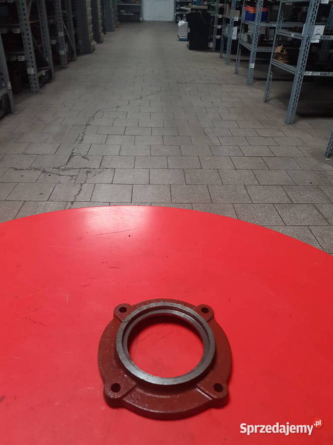 50528010 Pokrywa przednia wału koła URSUS C360 Sulechów