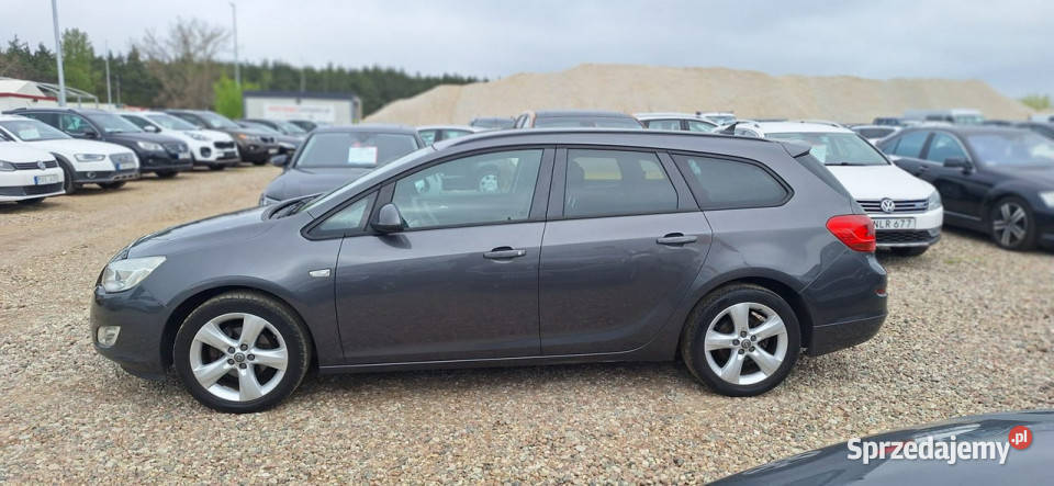 Opel Astra Duża Navi sports tourer J 20092019 nieuszkodzony Astra pomorskie