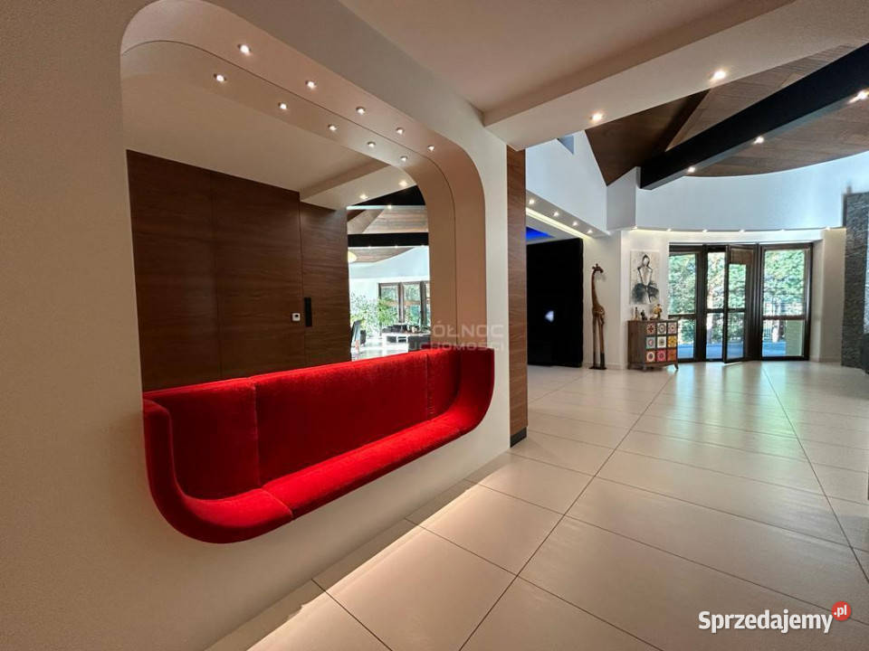 Prestiżowy dom z poddaszem antresolą i kinem Łazy sprzedam