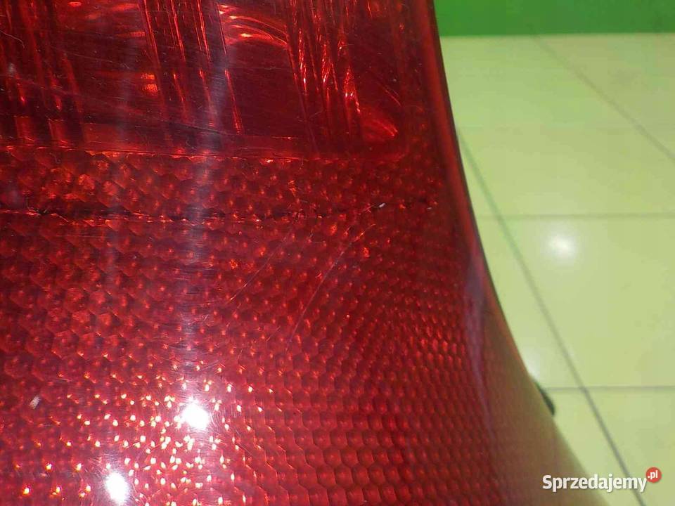 VOLVO C30 LIFT 16 D 10r 3D lampa lewa tyl Suków