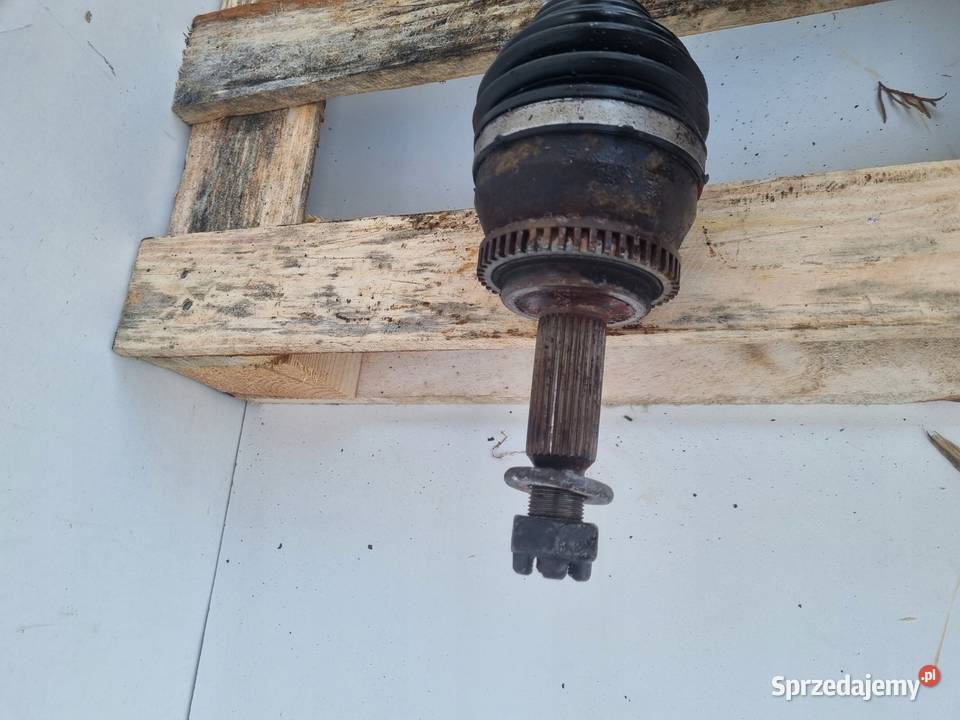 Kia Ceed 16 16V PRAWA PRZEDNIA PÓŁOŚ półośka