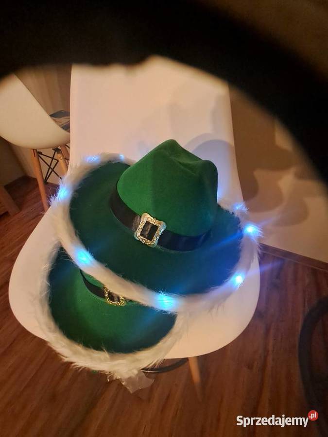 2 nowe kapelusze na dzień św Patryka posiadają 3