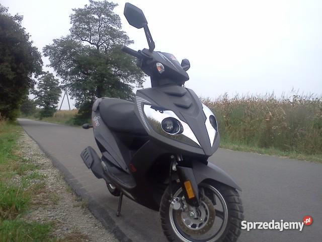 skuter ferro 8012 chińczyk garażowany sprzedam