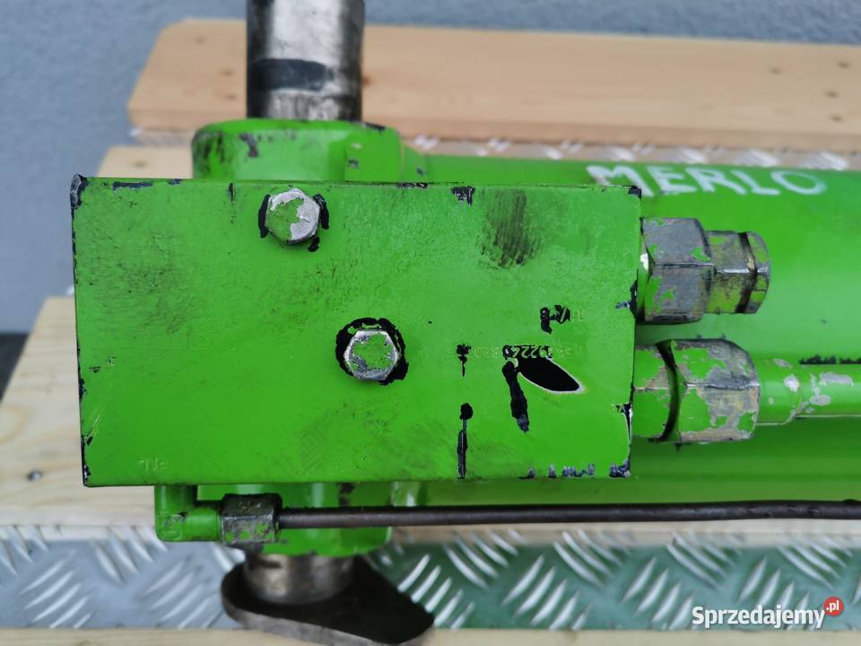 Cylinder hydrauliczny poziomowania Merlo P łyżki Wilkowo