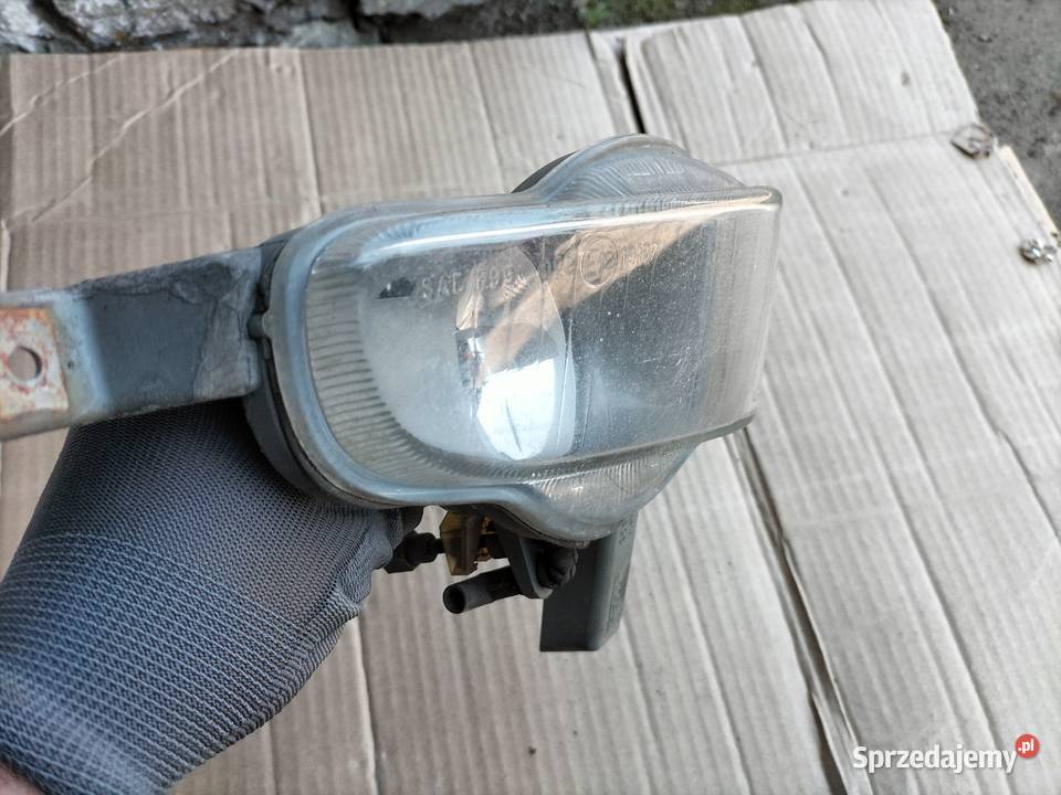 VOLVO S40 V40 HALOGEN PRAWY 30865565 Lampy przeciwmgielne