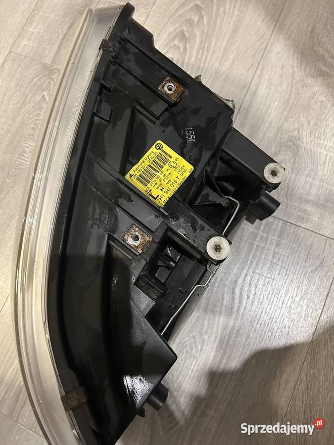 Lampa przednia Volkswagen T5 Caravela Czarna