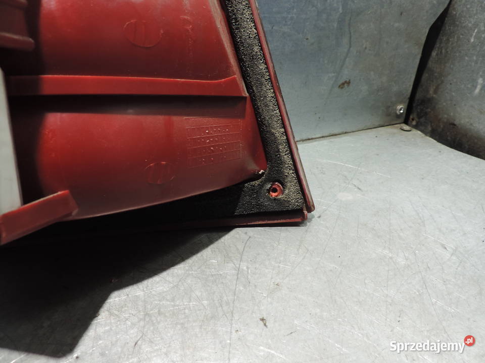 SKODA OCTAVIA 1 HB LAMPA PRAWA TYLNA Lampy tylne małopolskie Nowy Sącz sprzedam