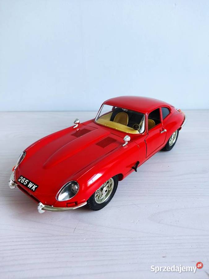 Model samochodu 118 Jaguar E 1961 Bburago Głuchołazy
