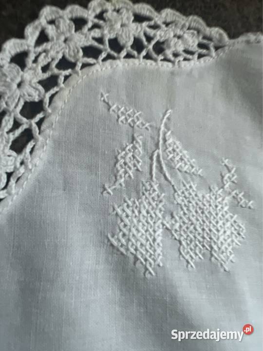 Obrus biały szydełkowy haftowany Zabrze