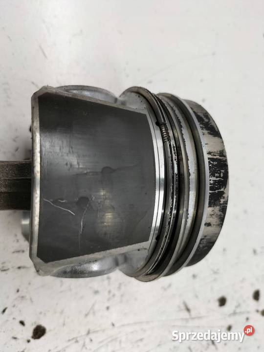 TŁOK KORBOWÓD 81L150 20 TDI VW Volkswagen Passat Rok produkcji 2015