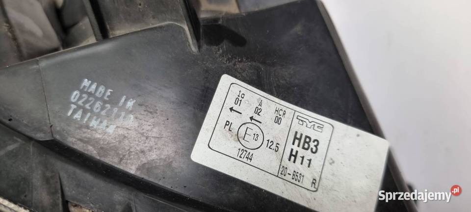 LAMPA PRAWA PRZÓD TOYOTA RAV4 III Pozostałe Lipno