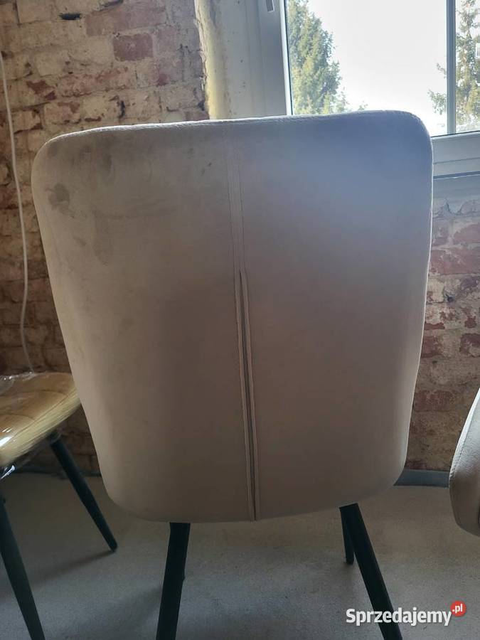 Sprzedam 4 nowe krzesła do jadalni kuchni Otmuchów