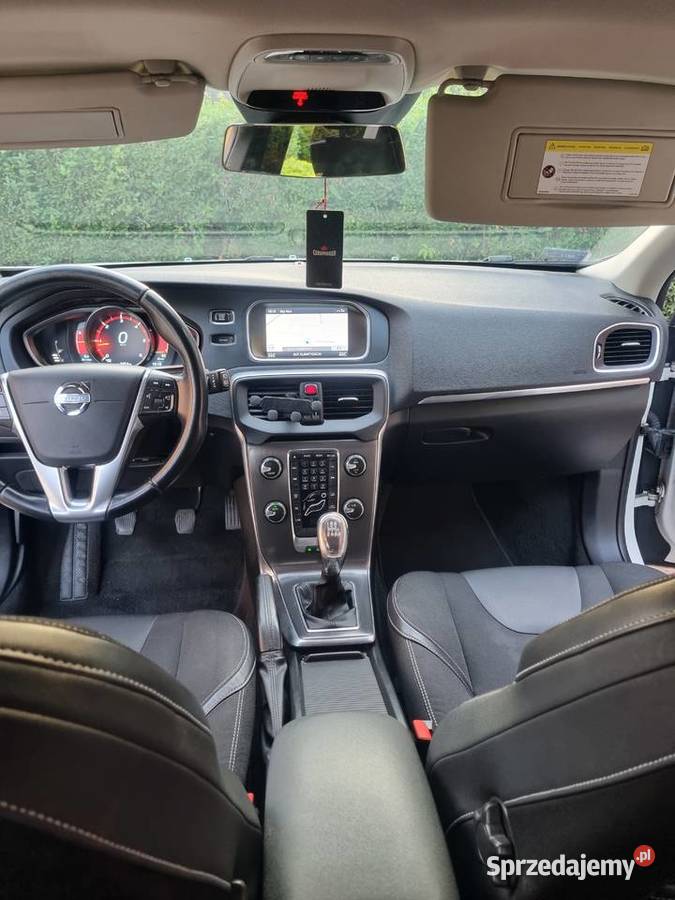VOLVO V40 150 Samochody osobowe