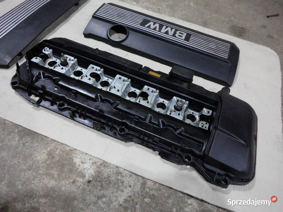 Dekiel pokrywa zaworów BMW E39 23i 170 2 x vanos łódzkie Wieluń