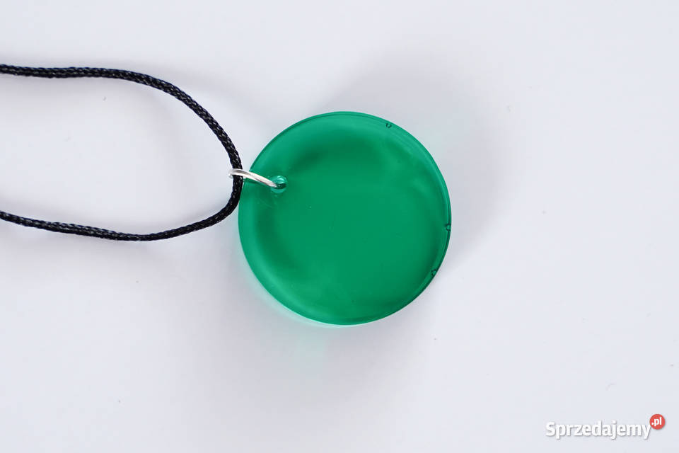 Okrągły zielony wisiorek z żywicy średnica 25