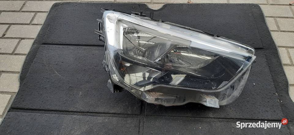 Opel combo E 2018 Lampa prawa przód Kościerzyna