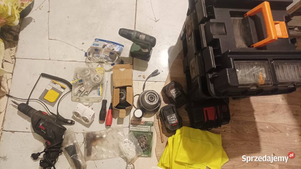 Sprzedam skrzynkę na narzędzia z zawartością mazowieckie sprzedam
