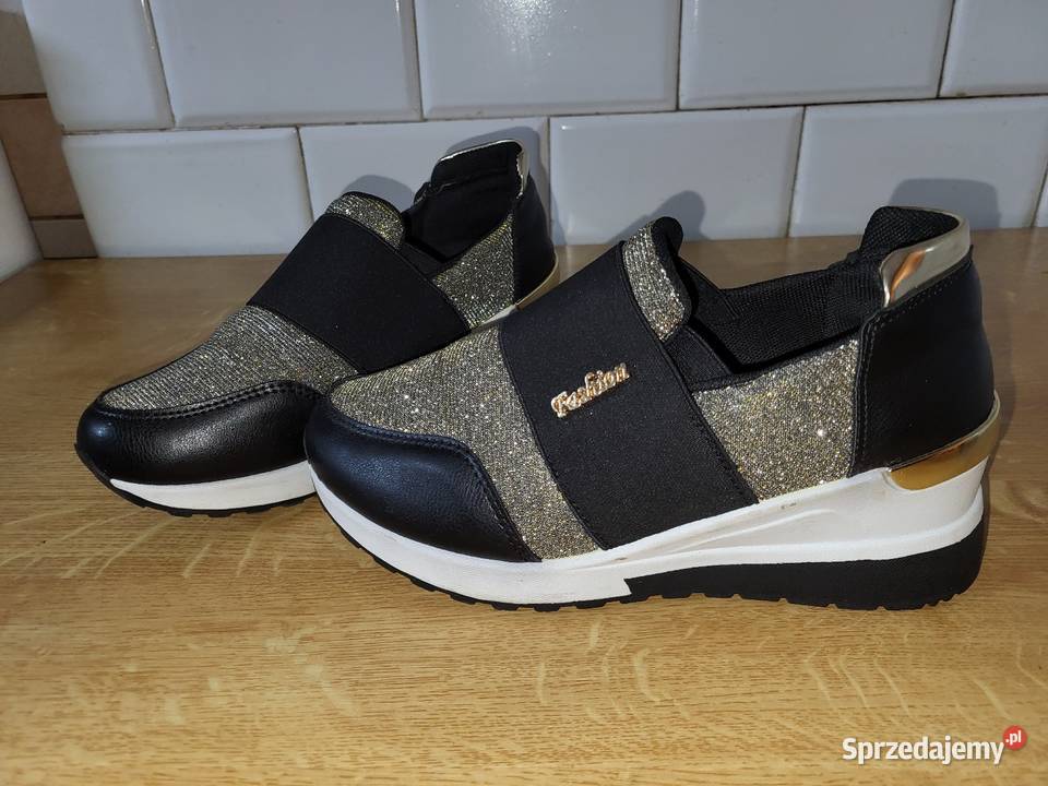 Stylowe Slipon sneakersy z połyskiem Kąśna Górna