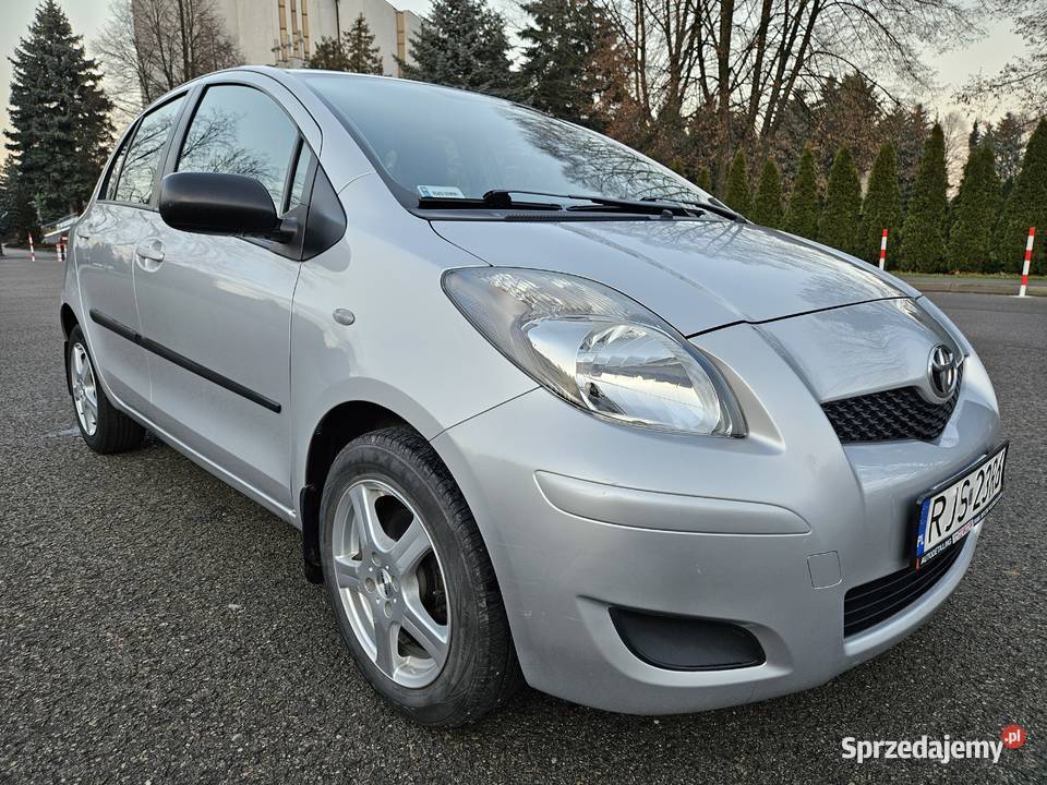 Toyota Yaris 2010 133 100 6 biegów salon Polska 1329cm3 Rzeszów
