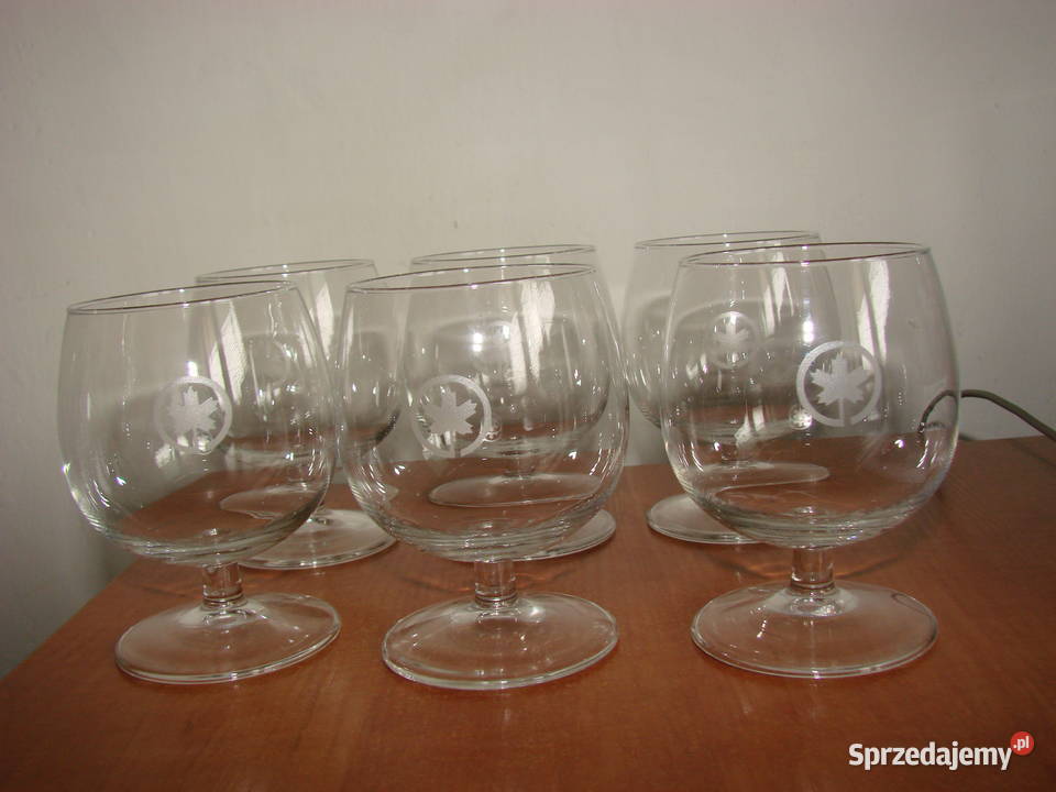 stary kieliszek do koniaku z liściem klonowym Pruszcz Gdański