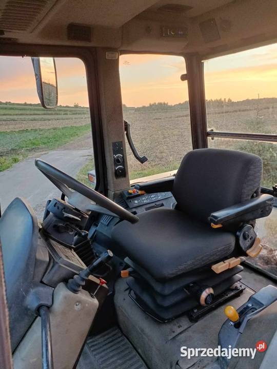 Ciągnik rolniczy Renault 103 54 rolnika stan Napęd 4x4 Miechów