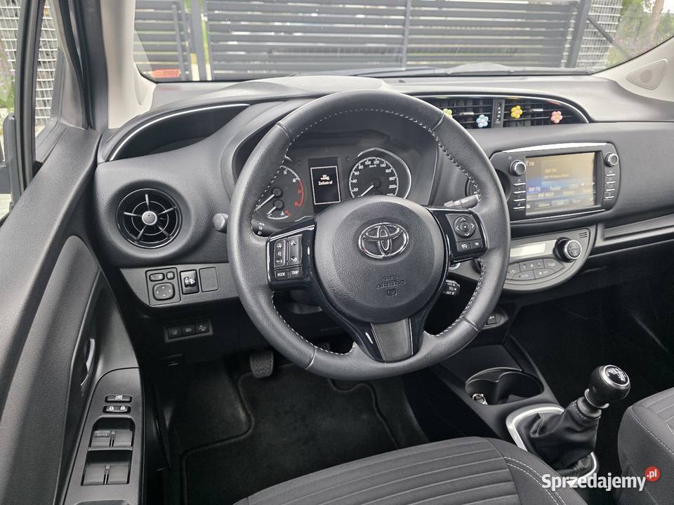 Toyota Yaris 15 111 stan PERFEKT