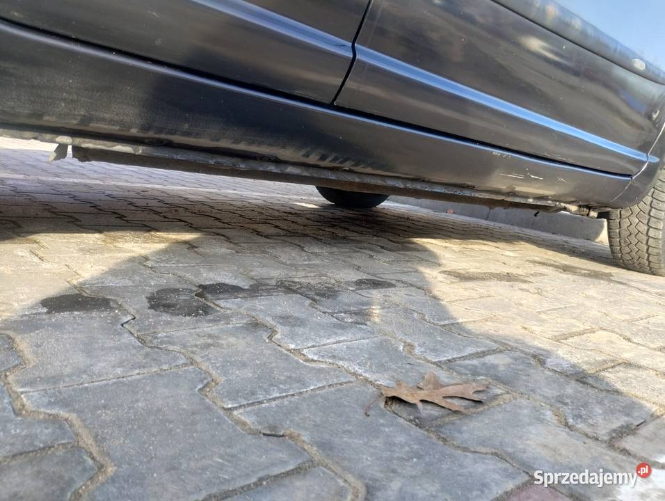 Toyota Yaris 2001 10 brak korozji długie opłaty Olsztyn