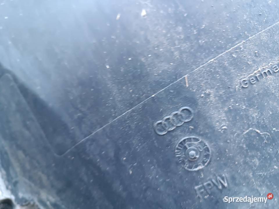 Audi A4 B5 fl Lift 9901 osłona koła nadkole lewe Rok produkcji 2000 Częstochowa