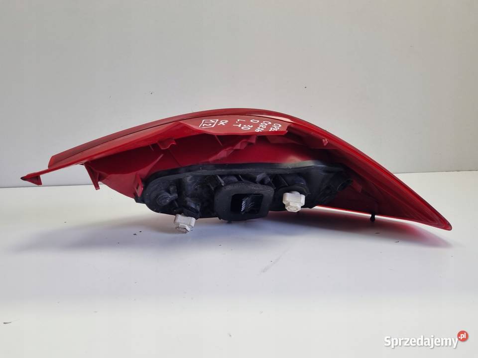 Opel Corsa D HTB 5D 0611r TYLNIA TYLNA LAMPA Rudka sprzedam