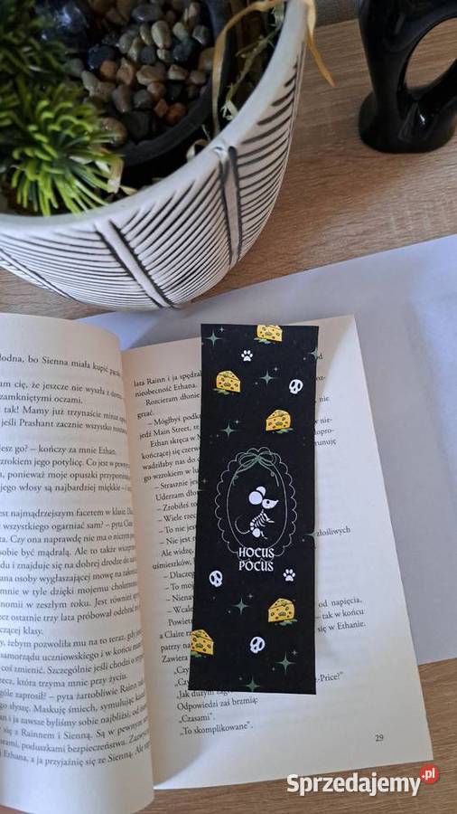 Czarne zakładki Żelazków