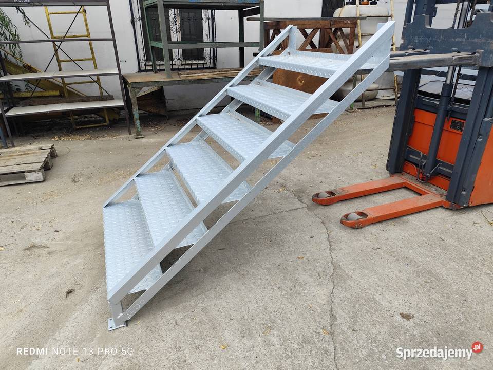 Schody metalowe z blachy ryflowanej wejście na Elżbieta sprzedam
