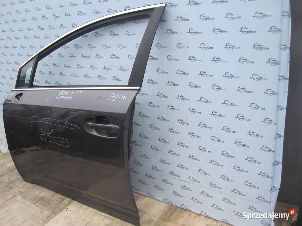 TOYOTA AVENSIS T27 III 10r drzwi lewe przód