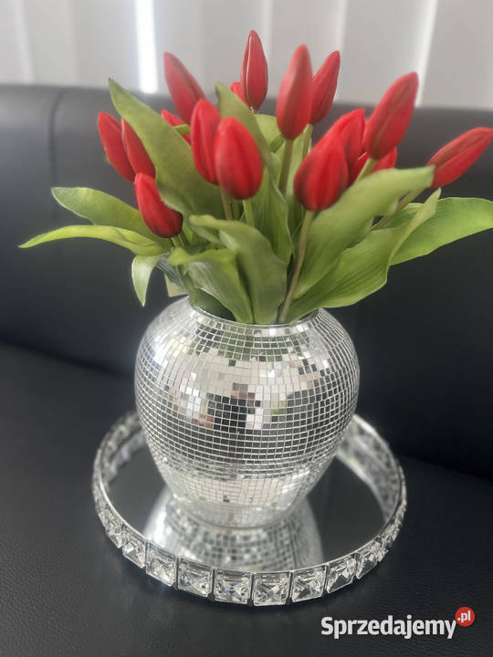 srebrna lustrzana okrągła patera z kryształkami