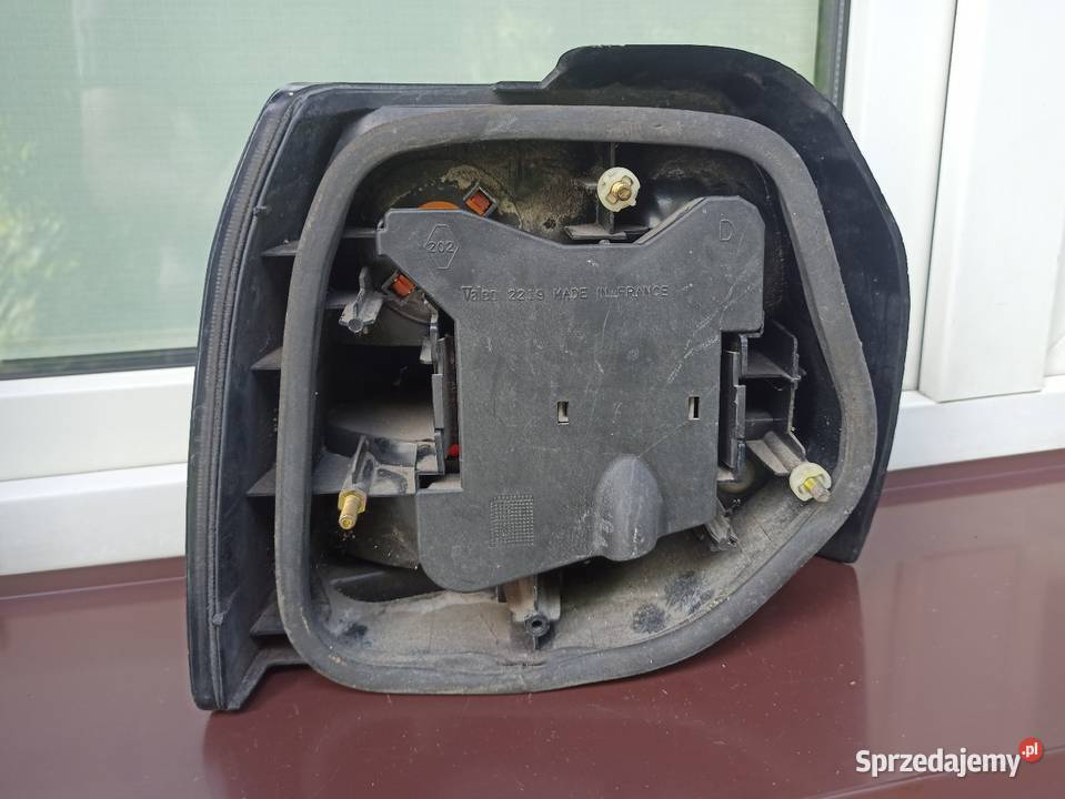 Renault 19 Chamade sedan lampa tył tylna prawa łódzkie Sieradz