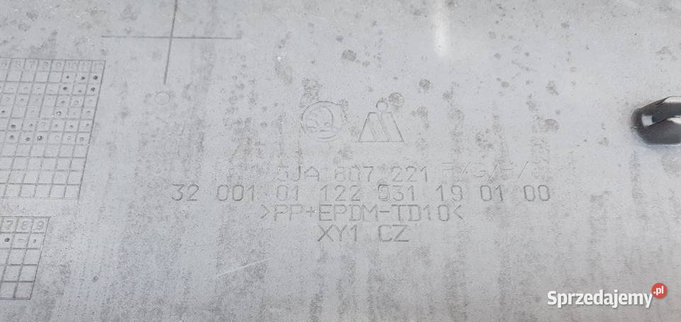 SKODA RAPID zderzak przód przedni pdc 5JA807221 sprzedam