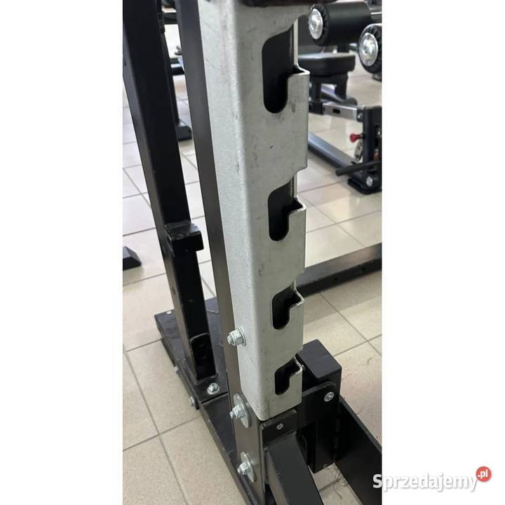 Klatka wielofunkcyjna Half Rack Technogym