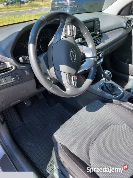 Hyundai i30 14 Benzyna Classic 100 2019r