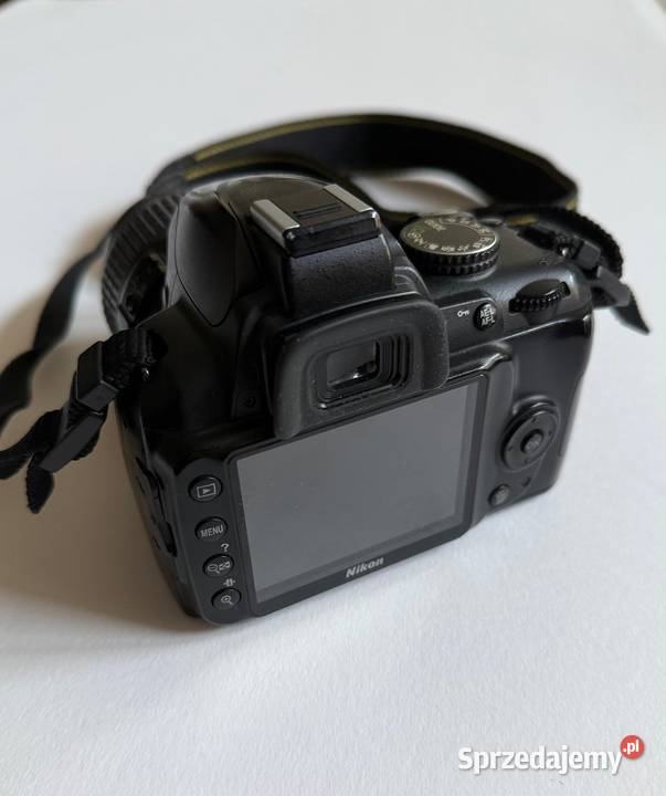 Nikon D3000 dwa obiektywy Nikkor DX AFS 18105