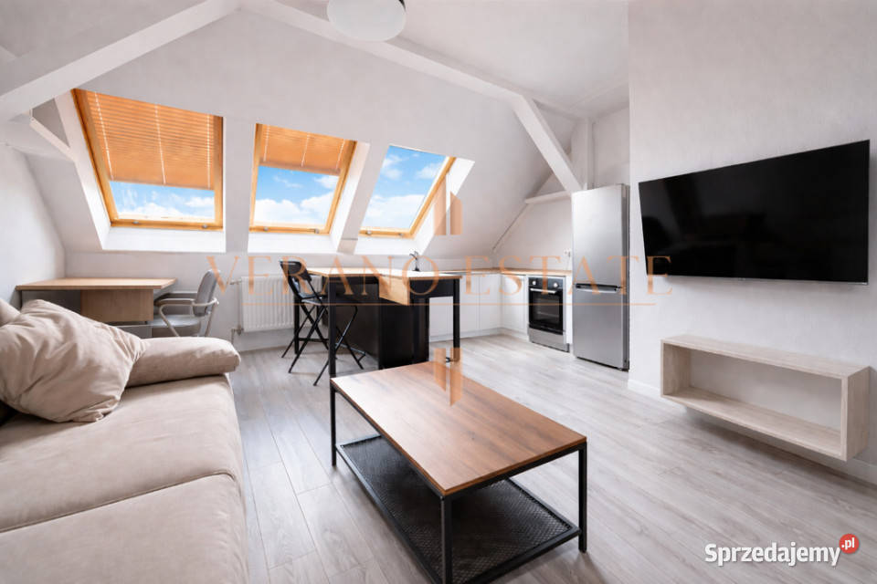 ZALANE SŁOŃCEM ANTRESOLA ZAMKNIĘTE OSIEDLE Warszawa