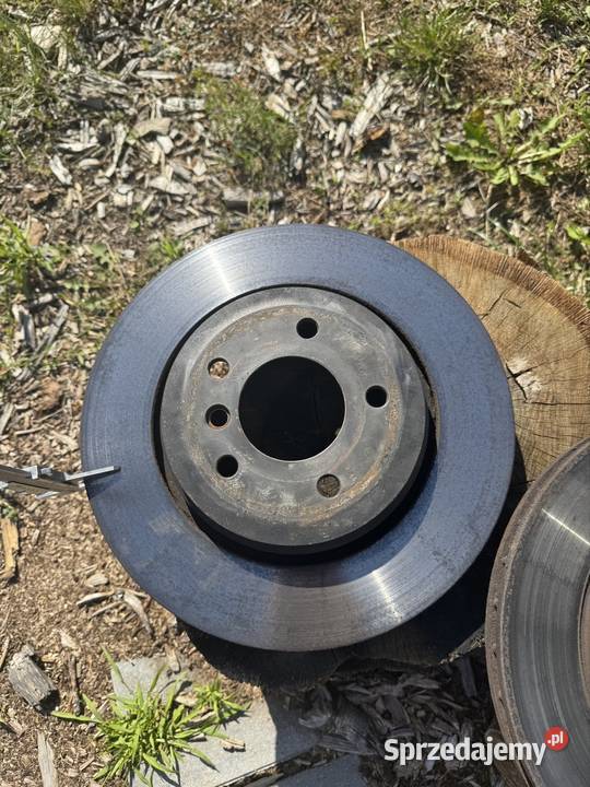 Tarcze hamulcowe E46 330I 330d tył ładny stan Tarcze hamulcowe dolnośląskie Sobin sprzedam
