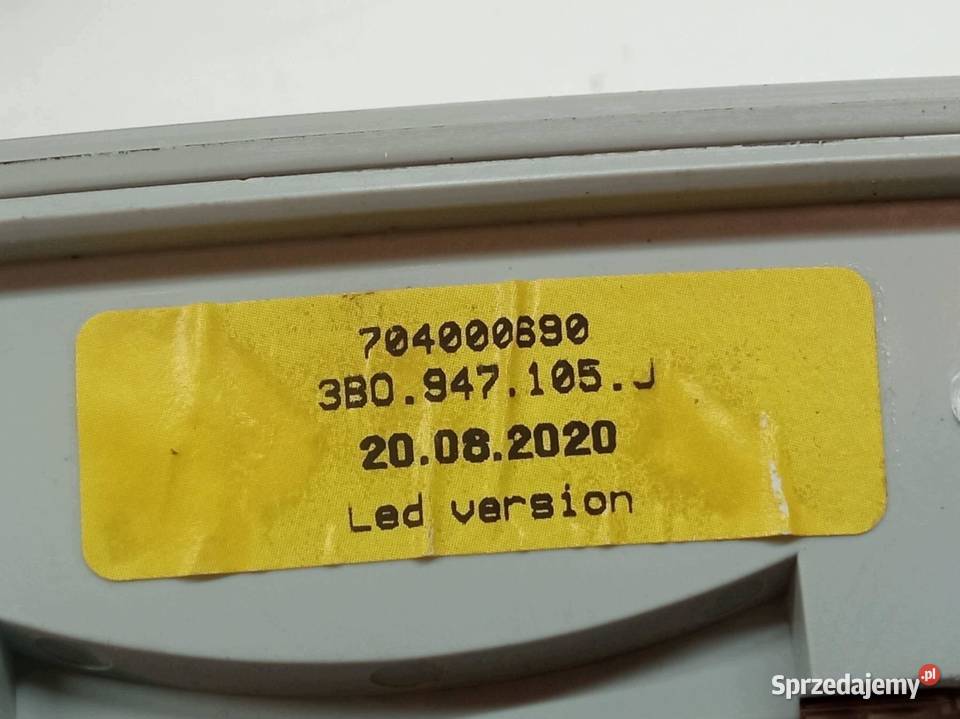 LAMPKA PODSUFITKI KOMPLET LIFT 18R 3B0947105J Oświetlenie kabiny świętokrzyskie