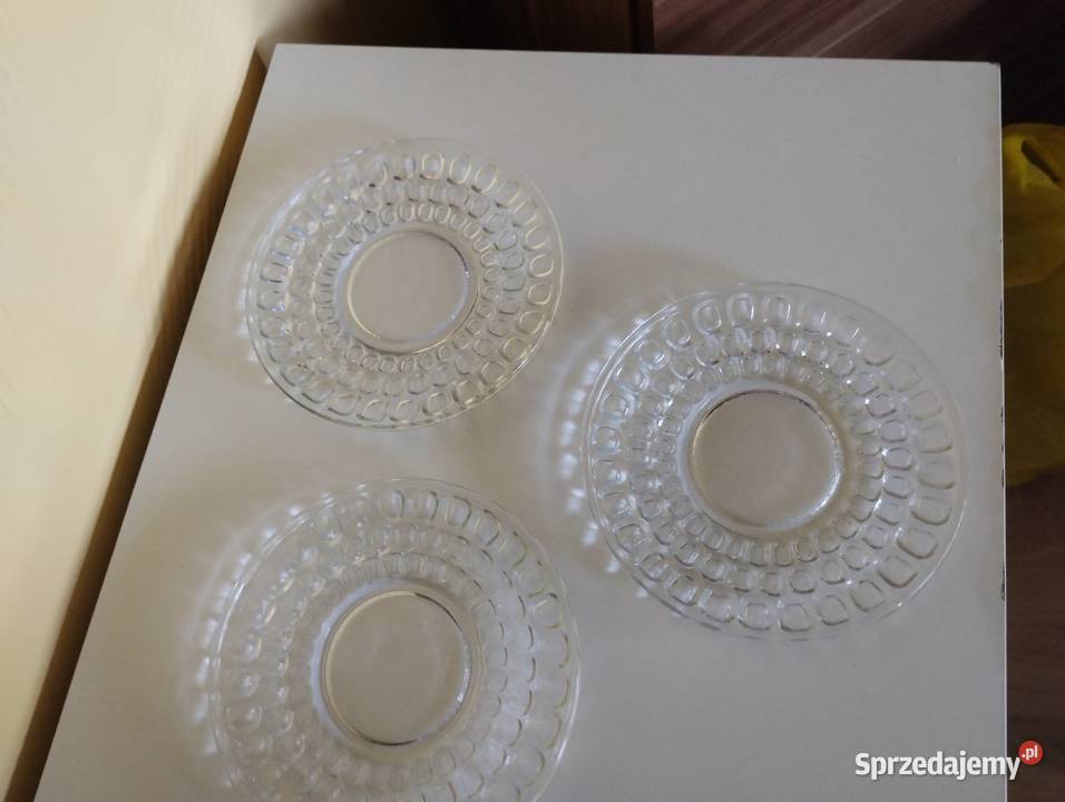 PRL talerzyki deserowe szkło 3 sprzedam