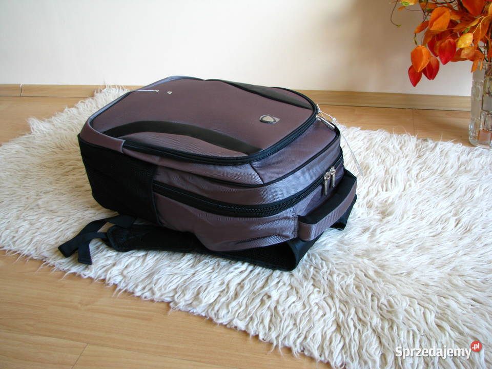 Porządny plecak Semi Line z komorą na laptopa Brzegi