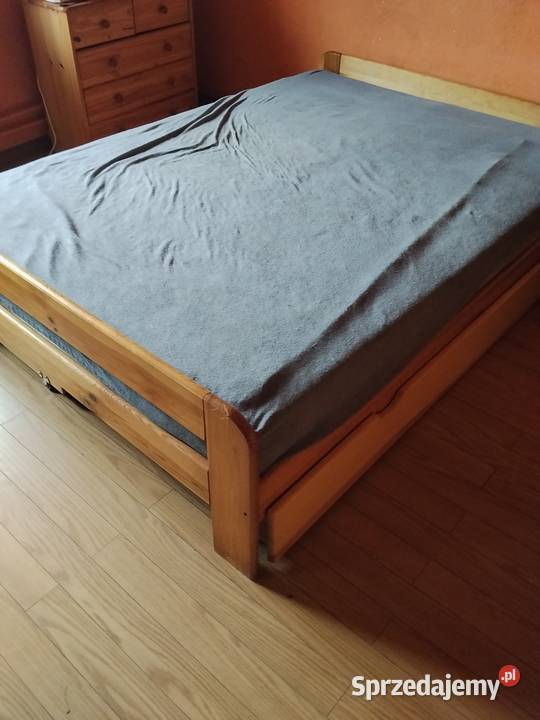 Sypialnia sosnowa komoda szafa łóżko Meble do sypialni sprzedam