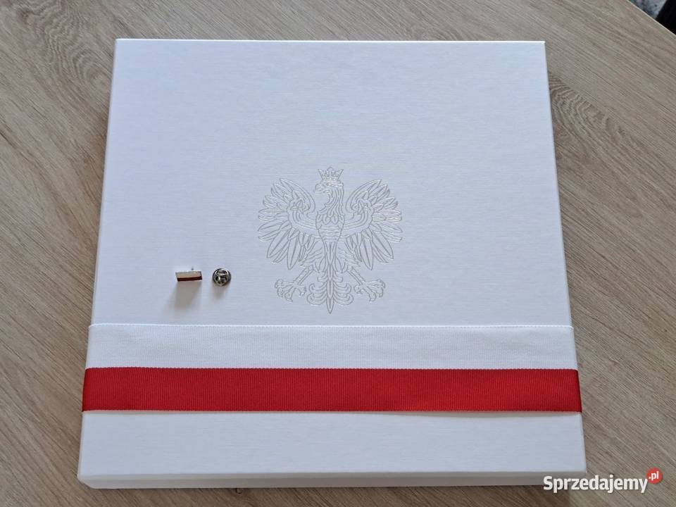 Flaga Polski W Pudełku Orzeł Orzełek sprzedam