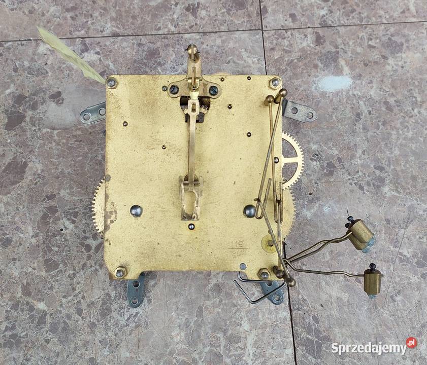 M006 Mechanizm starego zegara kominkowego