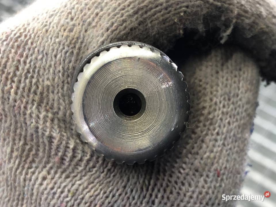 PÓŁOŚ PRAWY PRZÓD MITSUBISHI LANCER VIII 15 109 osobowe